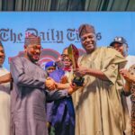 Gwamna Dauda Lawal Ya Karɓi Lambar Yabo Ta Gwarzon Gwamna A Bikin Cikar Jaridar DAILY TIMES Shekara 100